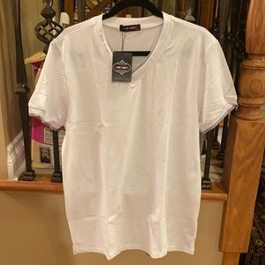 Men’s white v-neck shirt sleeve shirt, NWT